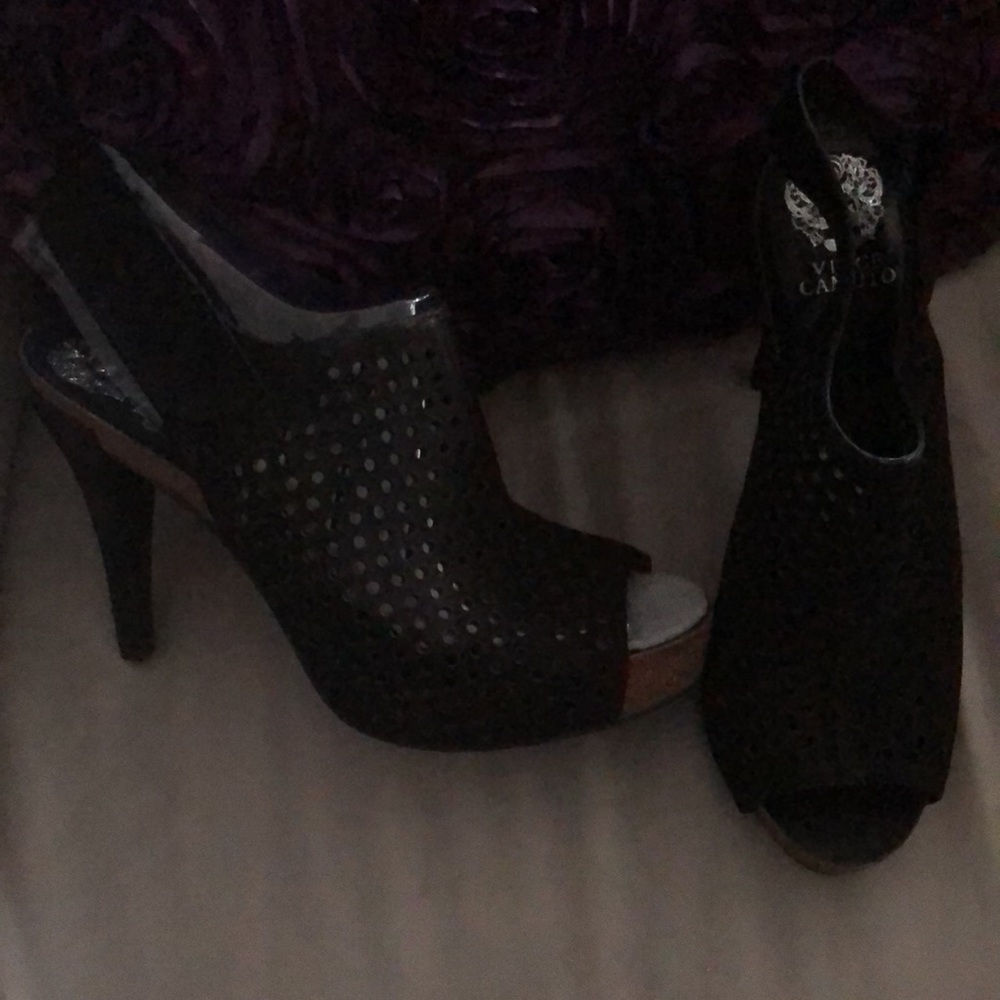 Sandals - Picture 2 of 3
